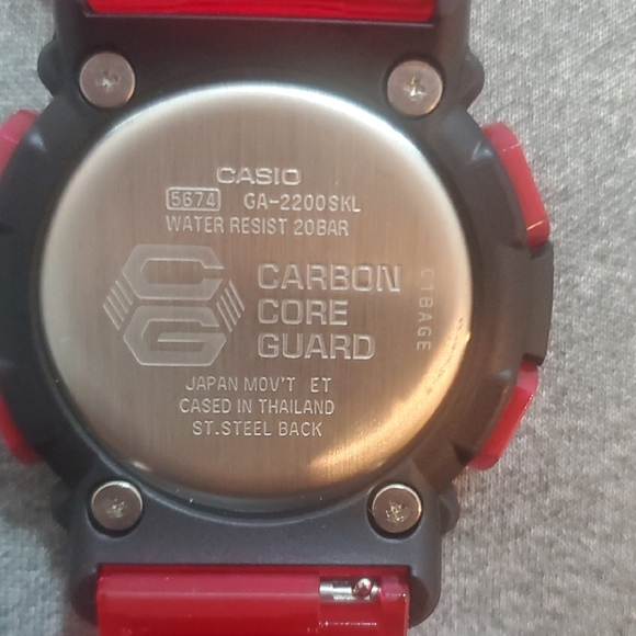 Red Smartwatch - Picture 9 of 9